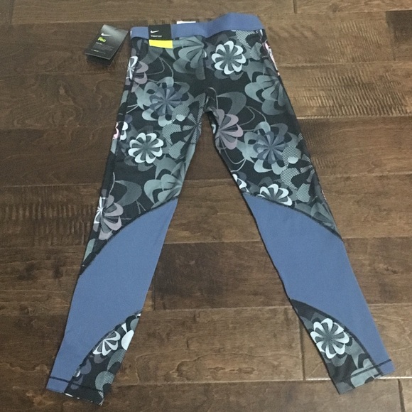 Girl’s NIKE PRO Tights leggings - Picture 7 of 8